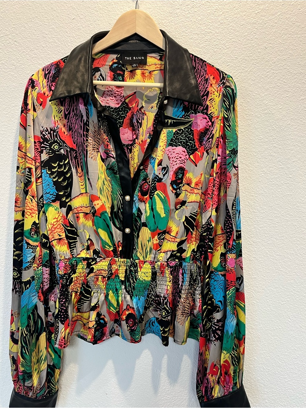 The Sang‎ Colorful Parrot Print Blouse with Faux Leather Collar